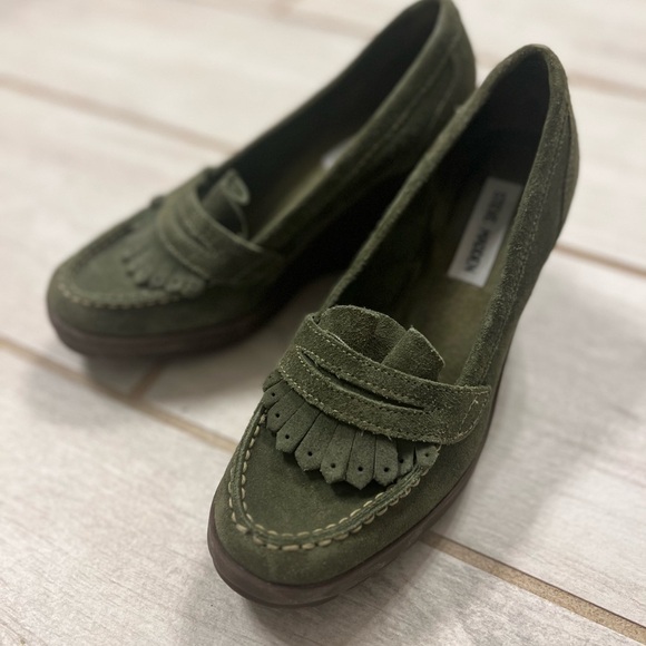 Steve Madden Forest Green Suede Leather Fringe Wedge Loafers with Rounded Toe - Picture 1 of 6